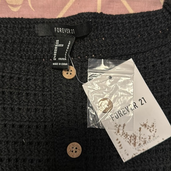 Forever 21 black knit crotchet crop top size L - Picture 2 of 2